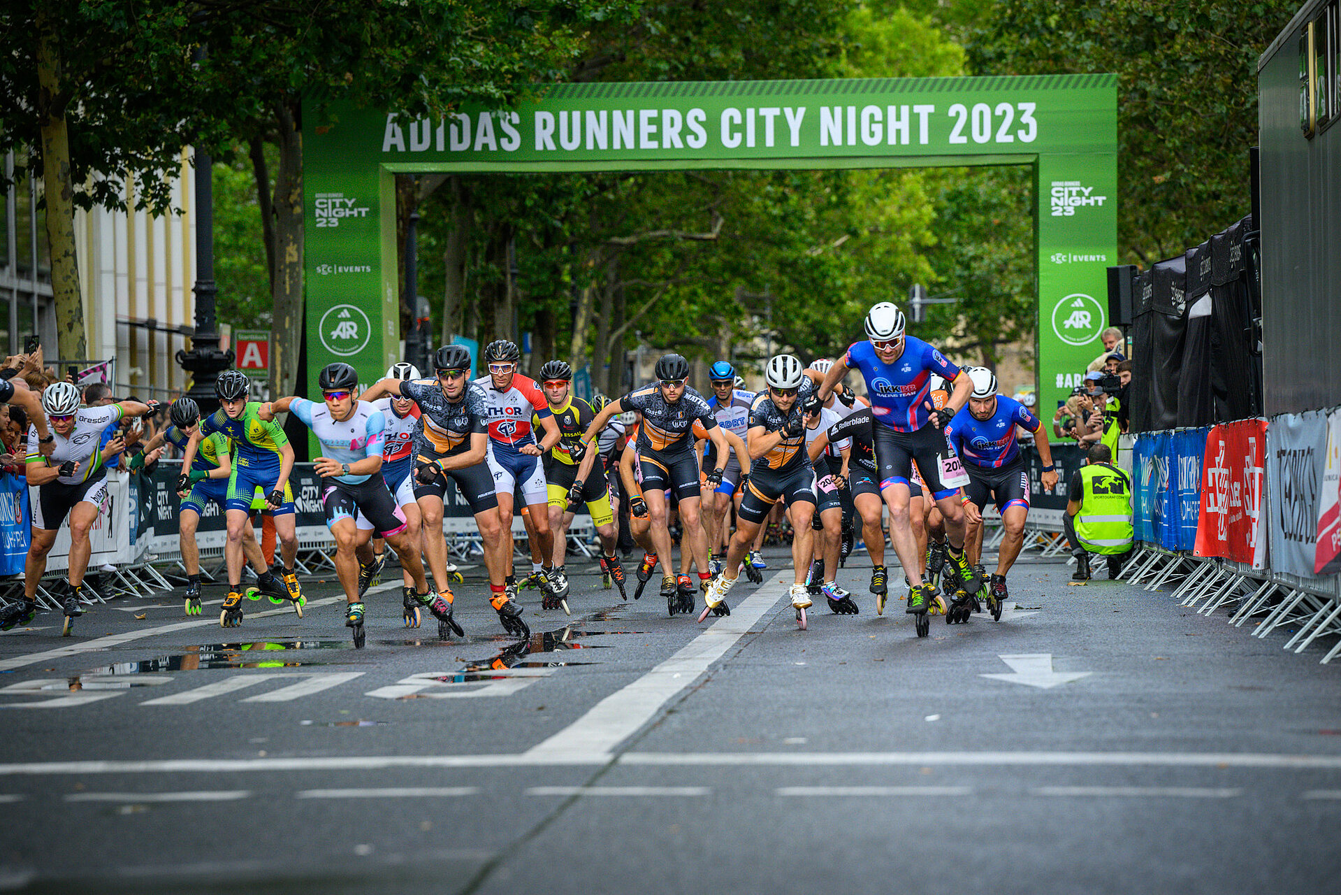 Start Inlineskater bei der adidas Runners City Night © SCC EVENTS