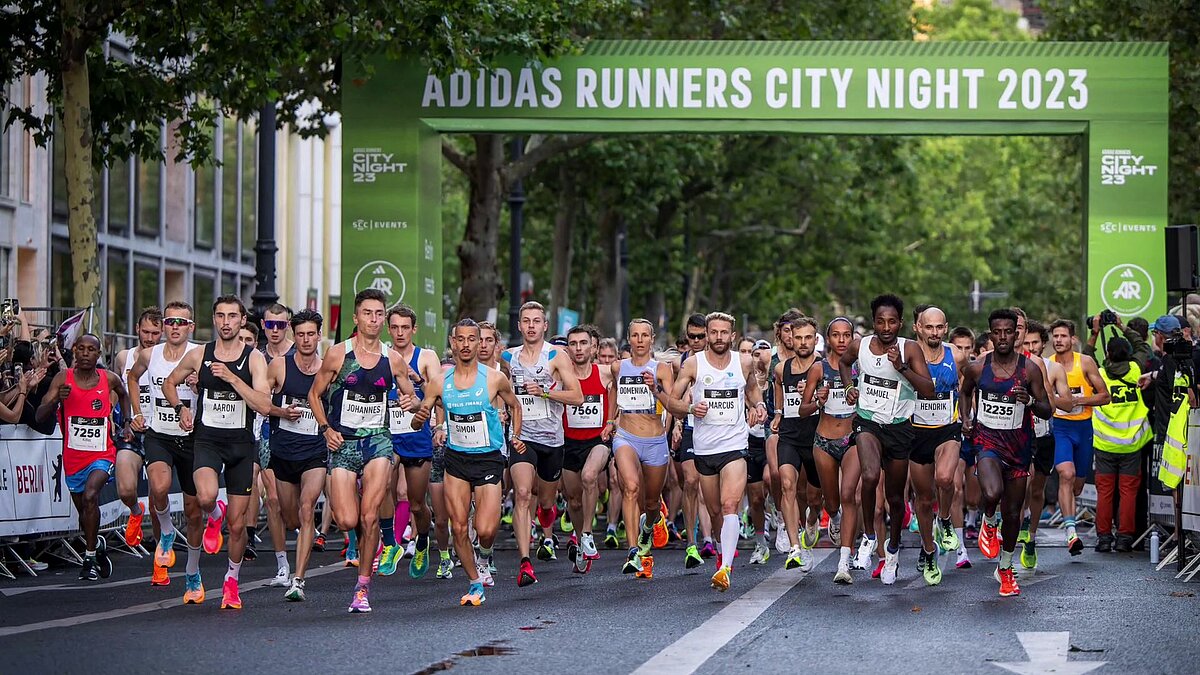Adidas runners hotsell city night 2020