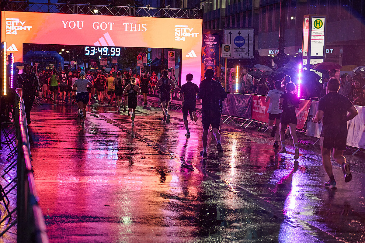 adidas Runners City Night Berlin Fotos Videos